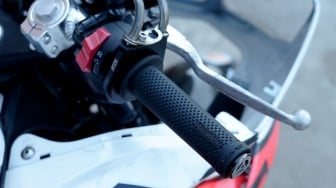 Hayaidesu Meluncurkan Handgrip Terbaru untuk Berbagai Tipe Motor