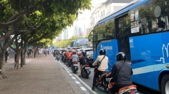 Konvoi Anies dan Cak Imin Berangkat dari NasDem Tower ke KPU, Jalanan Jadi Macet Parah!