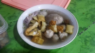 Menggugah Selera, Sajian Bakso dengan Ragam Menu di Mendalo Jambi