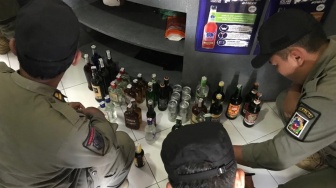 Sita Ratusan Botol Miras Ilegal, Satpol PP Sleman Temukan Indikasi Oplosan Dijual Diam-diam