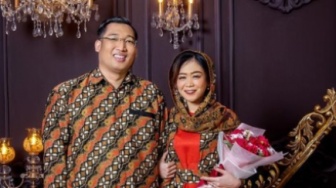 Biodata Istri Om Hao, Dea yang Punya Profesi Jadi Tenaga Medis