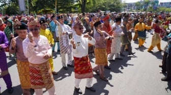 Baju Kurung Melayu: Simbol Kebanggaan pada Hari Ulang Tahun Pontianak