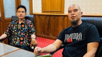 Unggah Video Lawas Bersama Gibran, Ahmad Dhani Dihujat