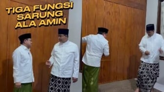 Kocak Aksi Cak Imin Jelaskan Fungsi Sarung Malah Selepet Anies Baswedan, Warganet: Nyelepetnya Beneran Dong