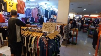 Mau Beli Baju Bekas Takut Zonk? Begini 6 Tips Thrifting yang Aman dan Untung