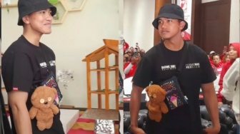 Potret Kaesang Pangarep Kenakan Tas Teddy Bear Saat Jalani Tugas Sebagai Ketua PSI, Apa Maknanya?