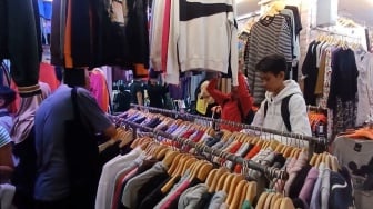 Thrifting di Pasar Senen dengan Modal Rp 100 Ribu, Bisa Dapat Apa Saja?