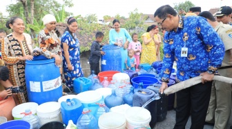 Kekeringan Melanda, 76 Juta Liter Air Bersih Disalurkan kepada Warga Jateng