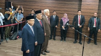 Tiga Anggota MKMK Resmi Dilantik, Siap Periksa Ketua MK Anwar Usman