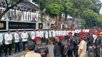 LIVE STREAMING: Suasana di KPU Jelang Prabowo-Gibran Daftar Capres-Cawapres