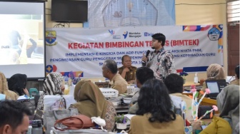 SMA Negeri 13 Kota Jambi Gelar Bimbingan Teknis untuk Tingkatkan Kompetensi Guru