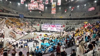 Jurnalis Kena Apes saat Liput Acara Sapa Relawan di GBK: Helm Digondol Maling, HP Dicopet saat Doorstop Prabowo-Gibran