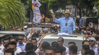 Prabowo Iba Lihat Massa Pendukung Berdiri Berjejalan di Jalan, Publik: Empatinya Luar Biasa