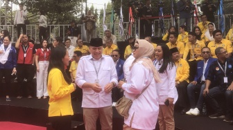 Jelang Kedatangan Prabowo-Gibran, Jajaran Pengurus dan Kader Partai KIM Mulai Ramaikan Kantor KPU