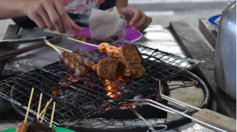 Menjajal Menu Angkringan 3 Ceret di Kota Jambi, Susu Jahenya Mantap