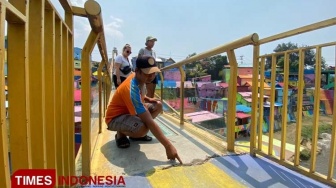 Terungkap Dugaan Penyebab Jembatan Kaca Kampung Warna Warni Malang Retak