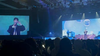 Konser Young K di Jakarta Baru Dimulai, Penonton Nangis Sesenggukan