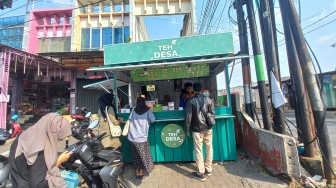 Menjamurnya Penjual Es Teh Jumbo di Pinggir Jalan Kota Semarang, Ekspansinya Diklaim Sampai Mengalahkan Mixue