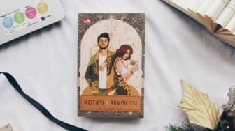 Ulasan Novel 'Rotasi dan Revolusi', Adaptasi dari Wattpad yang Populer