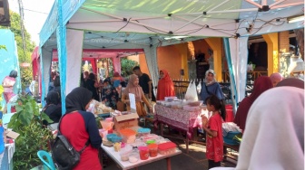 Peringati Hari Sumpah Pemuda, Warga Kemirahan Kota Malang Adakan Bazar