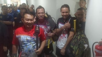 Dihantam Kasus Dugaan Pemerasan, Ketua KPK Firli Bahuri Justru Asyik Main Badminton dengan Jenderal Dudung