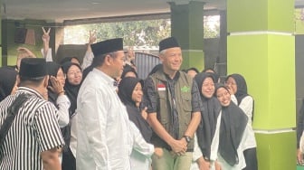 Kunjungi Ponpes Miftahul Ulum Cilandak, Ganjar Dipanggil 'Gus Im'