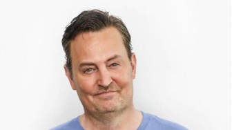 Matthew Perry Bintang Serial Friends Meninggal Dunia dalam Keadaan Tenggelam di Bak Mandi