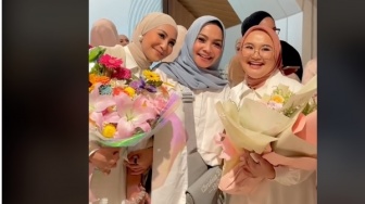 Sempat Gak Percaya, Rieta Amilia Pangling Lihat Caca Tengker Berhijab di JFW 2023