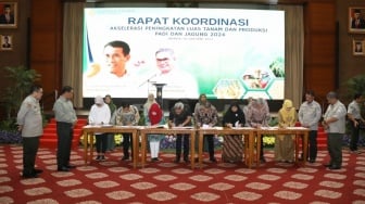 Untuk Tingkatkan Produksi Padi dan Jagung 2024, Mentan Lanjutkan Program Optimasi Pemanfaatan Lahan Rawa