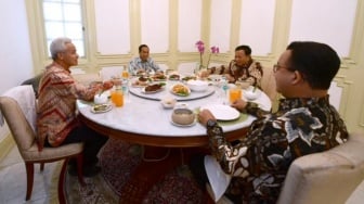 Warganet Unggah Potongan Video Hormat Prabowo Dicuekin Anies dan Ganjar Usai Makan Siang Bareng Jokowi