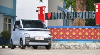 Kisah di Balik Hadiah Mobil Listrik Jokowi ke Siswa SMK di Palembang