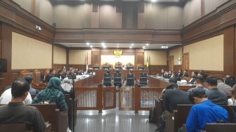 Galumbang Divonis 6 Tahun Penjara karena Dianggap Berjasa Majukan Telekomunikasi, Lebih Ringan Dari Tuntutan Jaksa