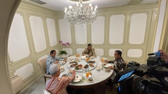 Makan Siang Bareng Jokowi di Istana, Ganjar Tawari Wartawan: Mau Ikut Makan Juga Nggak?