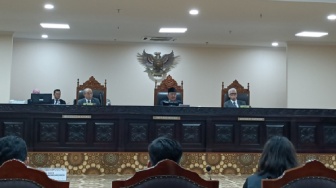 Di Sidang MKMK, Denny Indrayana: Putusan MK Jadi Mega Skandal Mahkamah Keluarga