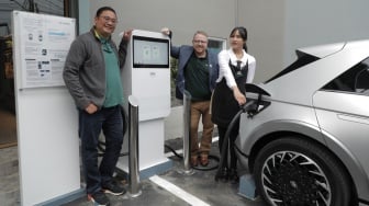 Hyundai Hadirkan Fasilitas Fast Charging Station untuk Semua Mobil Listrik di Starbucks Adhyaksa