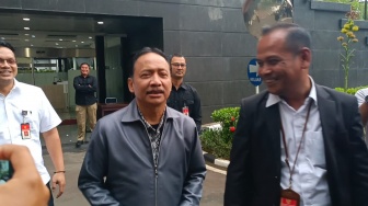 Cuma Jalani Sidang Etik 30 Menit, Hakim Suhartoyo Hanya Konfirmasi Putusan Batas Usia Minimal Capres-cawapres