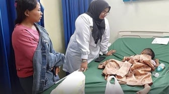 Hilang 2 Tahun, Seorang Ibu Duga Bayi yang Viral Ditemukan Meringkuk di Semak-semak sebagai Anaknya