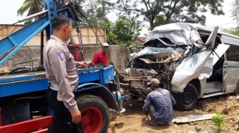 Lagi-lagi Kecelakaan Maut di Tol Boyolali, 1 Orang Tewas Setelah Minibus Tabrak Truk