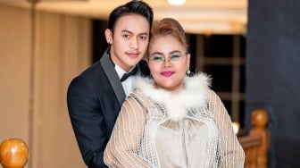 Jordan Ali Bongkar Status Hubungannya dengan Ibunda Virgoun, Ekspresi Eva Manurung Jadi Omongan