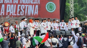 Tak Hanya Atribut, Lantunan Shalawat Kompak Dibawakan Massa saat Aksi Bela Palestina