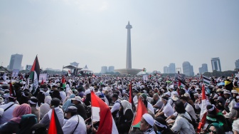 Lautan Manusia Padati Monas Saat Aksi Damai Bela Palestina