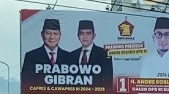 Polisi Diduga Terlibat Pamasangan Baliho Prabowo - Gibran, Wakil Ketua TKN: Usut Saja Biar Gak jadi Gosip