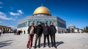 Ahmad Dhani Duga Dewa 19 Satu-satunya Band yang Pernah Foto di Kompleks Masjid Al Aqsa