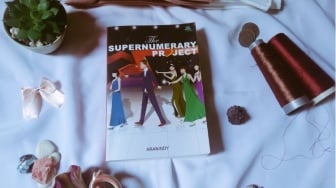 Review Buku The Supernumerary Project, Karya Adaptasi Wattpad dari Aranindy