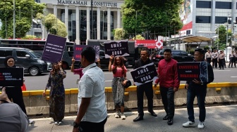 Demo MK, Koalisi Sipil Duga Jokowi Dalang di Balik Putusan Anwar Usman: Kita Tahu di Belakang Ini Siapa