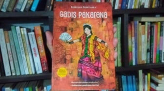 Ketika Cinta Terhalang Restu Orang Tua dalam Buku 'Gadis Pakarena'