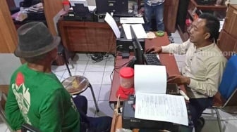 Kakek di Tuban Bacok Tetangganya Menggunakan Samurai, Ini Kronologi Lengkapnya