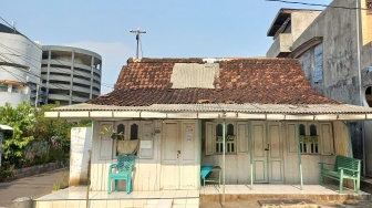 Kampung Sekayu Series 1: Rumah-rumah Jadul di Tengah Gedung Pencakar Langit