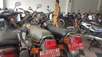 Pemkab Tulungagung Lelang Kendaraan Dinas, Ambulans Ikut Dilego