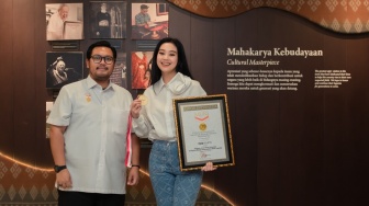 Bekerja sama dengan Affiliator, Brand Perawatan Kulit Ini Raih Rekor MURI Penjualan Serum Badan Melalui Siaran Langsung